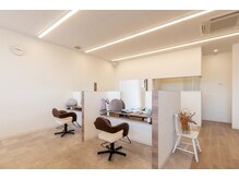 全席半パーテーションを用意した半個室へご案内