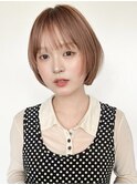 大人ショートレイヤーボブ小顔サイドバングミルクティーブロンド