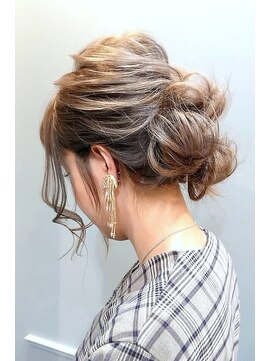 ヘアー デザイン レガリタ(Hair Design LEGALITA) ゴム一本でできる、ちょっとお出かけアレンジ