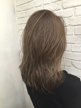 アルド(a.l.d) 外国人風ダブルカラー