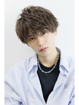 アトラクト(AttRact) マッシュ　刈り上げ　ツーブロ　韓国ヘア　スパイラルパーマ