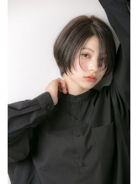 リュンヌ 門前仲町(lune) 前髪なしショートボブ 抜け感ヘア ブルーグレージュ【LINONA】
