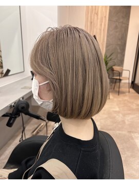 エイト プラット 渋谷2号店(EIGHT plat) ミルクティーベージュ/前上がりボブ