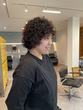 ナループロア ハチ(Nalu pu loa hachi) パーマ/アフロパーマ/ハードパーマ