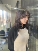 ニーゼロゼロナナ(2007)&nbsp;ナチュラルで可愛いレッドカラー