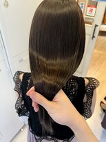 ネウィ 川崎(newi)&nbsp;丸型卵形ストレートレイヤーエアリーロング美髪アッシュブラウン