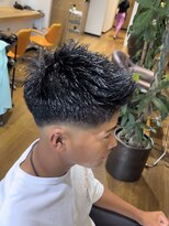 チャンピオン 高校生スキンフェード、ヒロ