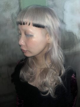 ニコヘアー(niko hair) ホワイトブロンド×裾カラー