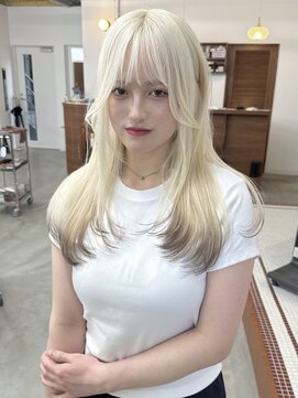 リヴ ウメダ(LIV umeda) ホワイトブロンド/レイヤーカット/ブリーチ/ダブルカラー/梅田