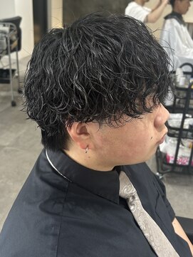 ヒュイル バイ ニアウ(Hwyl by Niau) 波巻きスパイラルパーマメンズカットパーマスパイラルパーマ