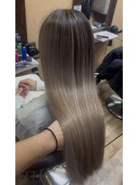 モアムー(Moremuu)&nbsp;【りえ】バレイヤージュ