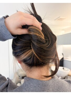 ノラ ウメダ(NORA UMEDA) 細めハイライトインナー活かしレイヤーカット大阪梅田