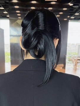 ブローチ 表参道(broocH) タイトアレンジ/ヘアセット/モード/二次会セット/アレンジ