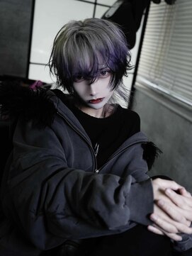 シン(syn) ホワイトシルバーパープルエンドカラー×中性ウルフ