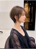 ロハスバイケンジ(LOHAS by KENJE)&nbsp;ハイライト無しで作る白髪ぼかしのくびれショート