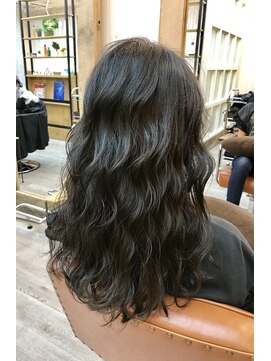 ナンバー アンフィール 渋谷(N° anfeel) アッシュベージュカラー&LAカジュアルウェーブ(^^)