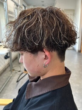フゥ 宇都宮(FeU) 波巻きパーマメンズパーマメンズヘアツーブロックツイストパーマ