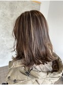ミルクティーベージュハイライトケアブリーチ透明感カラー