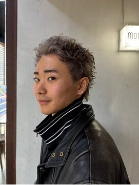 モノ(mono) ハイトーンスパイキーショート