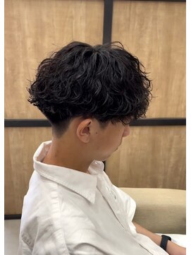 エッジ(EDGE) メンズ波巻きスパイラルパーマ刈り上げマッシュスタイル