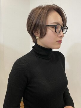 エイチ(811) くびれヘアアプリコットオレンジハイライトカラーウルフカット