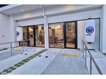 THINK ANDの雰囲気(店舗前に駐車場2台完備)