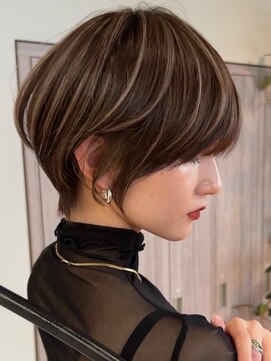 ヨロ 上野(YOLO) ハイライトカラーミルクティーベージュケアブリーチボブ