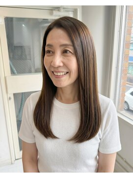零秒女髪 千里丘店 上品な大人女性の艶髪ストレートロング髪質改善美髪艶カラー艶感