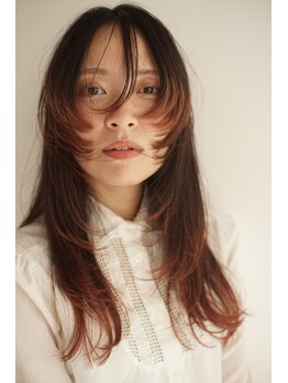 アクビー(AKuBii)の写真/ 《ダメージを抑え、色落ちまで愛おしい》染めたても移ろう時も輝く、AKuBiiの上質カラー