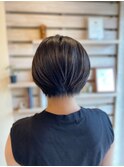 丸みボブマニッシュショート黒髪暗髪ツヤ感セミウェット毛流れ