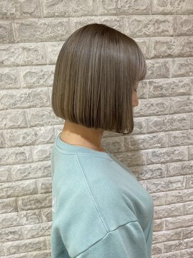 フラップ(FLAP) ワンレンボブ☆シルバーアッシュ☆