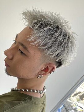 イーラ(era) ハイトーンカラージェットモヒカン短髪ショート刈り上げ