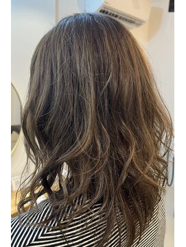 イルミチーノ(il micino) グレージュ＋ハイライト