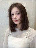 顔まわりレイヤーの抜け感ミディアムヘア