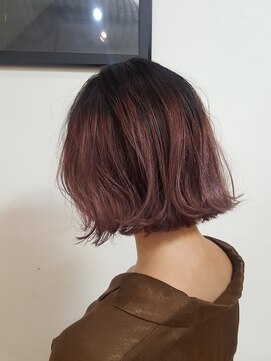 ペネロープ(Penelope) 切りっぱなし外はねボブ×ボルドーグラデーション！