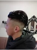 アタッチメントなしのバリカンヘアー