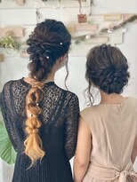 お友達と一緒に結婚式お呼ばれヘアセット