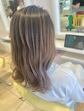 チアー(Cheer) バレイヤージュ×ミルクティー