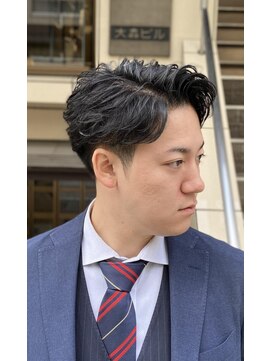 ドルクス 日本橋(Dorcus) 日本橋ビジネスヘア　刈り上げ　癖毛パーマスタイル