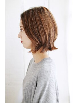 シュシュット(chouchoute) 美髪ヘルシースタイルショコラグレーアッシュふんわりカール/050