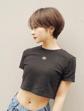 アイドットプラス 表参道(i.+omotesando) 斜めバンググレージュカラー丸みショート