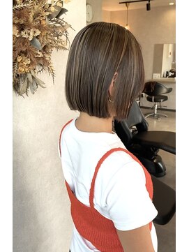 カロ(Caro) 大人可愛いハイライトボブ