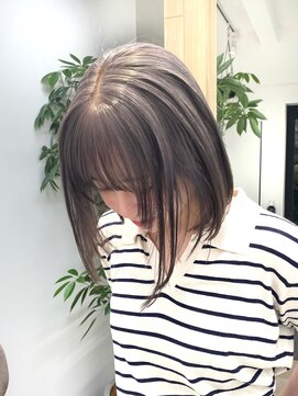 ロマリア(Lomalia) 馴染むハイトーン"アッシュグレージュ”/グレージュカラー