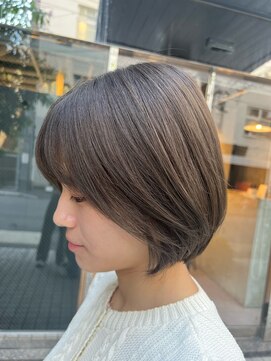 オルロバイイザ(ORLO by IZA) 透明感たっぷりグレージュ
