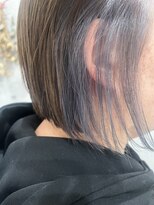 ビスポーク(BESPOKE)&nbsp;20代30代40代大人インナーカラー耳掛け切りっぱなし大人ボブ