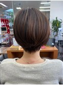 脱白髪染め大人ショートスモーキーベージュハンサムショート