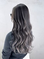 韓国ヘアロング美髪ホワイトグレージュ顔周りレイヤー_ba545434