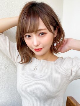 ラルユー 金山(LallYou) 耳かけショートボブ/30代/40代/50代/くすみベージュ