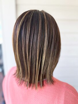 ヘアーサロン アージェ(Hair Salon Ange) 切りっぱなし外はねスタイルにメッシュインで立体感