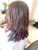 ヒュット(Hyutto) ふんわりミディアムヘア